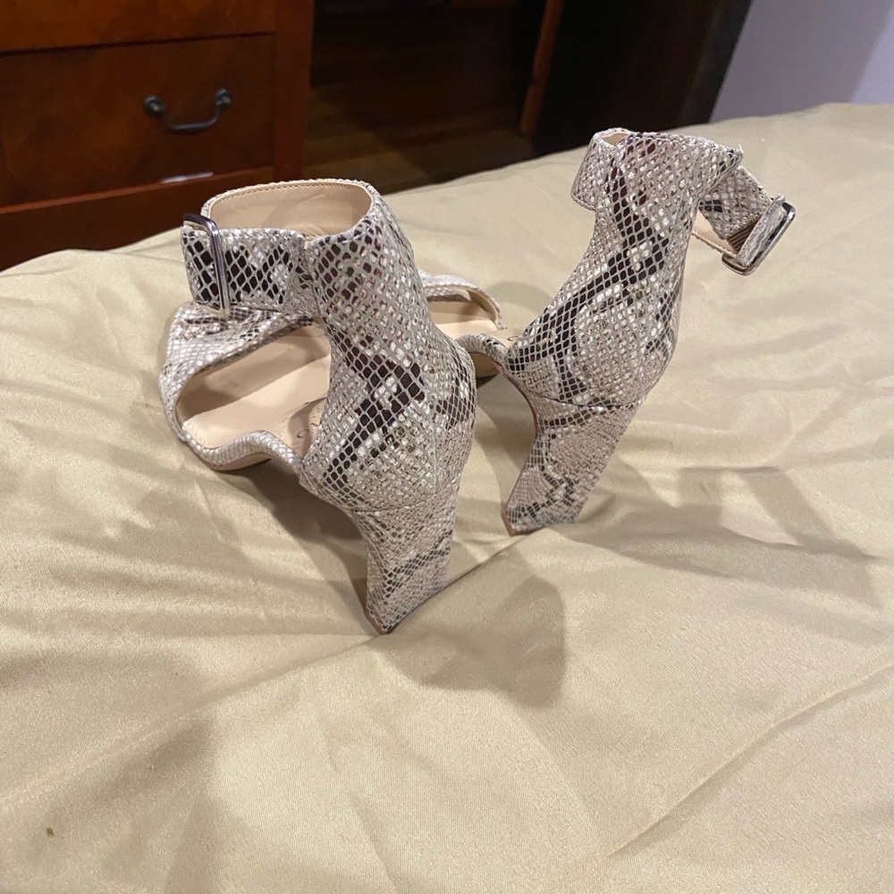 Snakeskin Patterned Women's 👠 - Picture 4 of 8